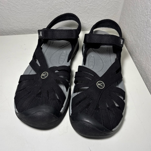 KEEN Women’s Rose Sandals Black Size 9 - Picture 1 of 8
